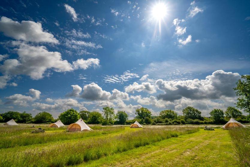 Vila Red Clover At Blanca'S Bell Tents Ringstead  Exteriér fotografie