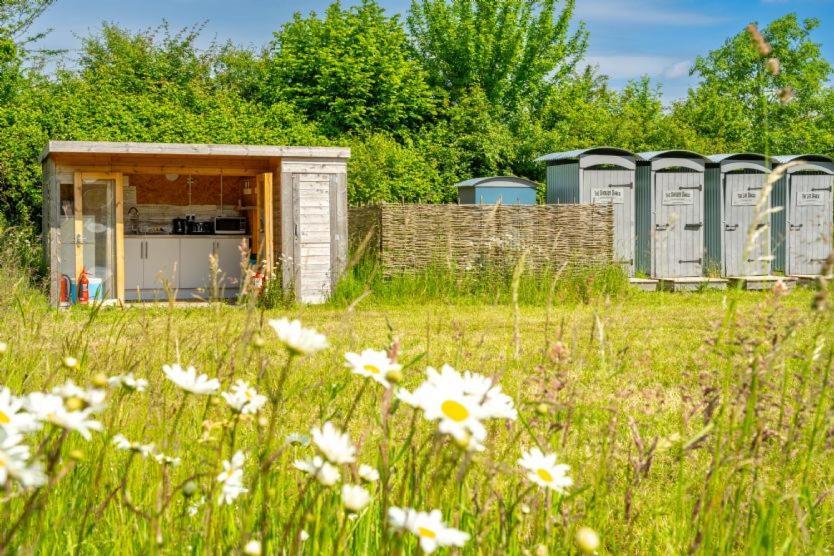 Vila Red Clover At Blanca'S Bell Tents Ringstead  Exteriér fotografie