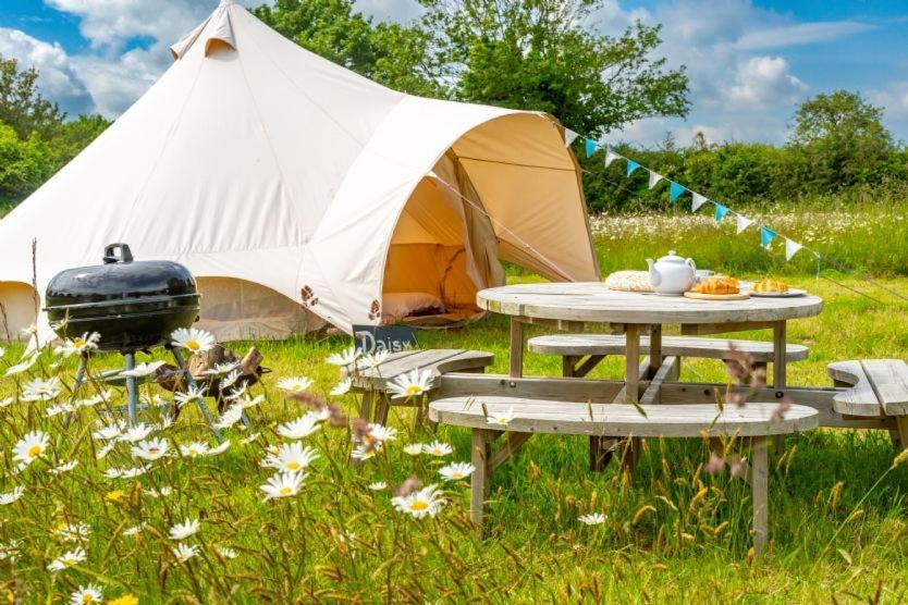 Vila Red Clover At Blanca'S Bell Tents Ringstead  Exteriér fotografie